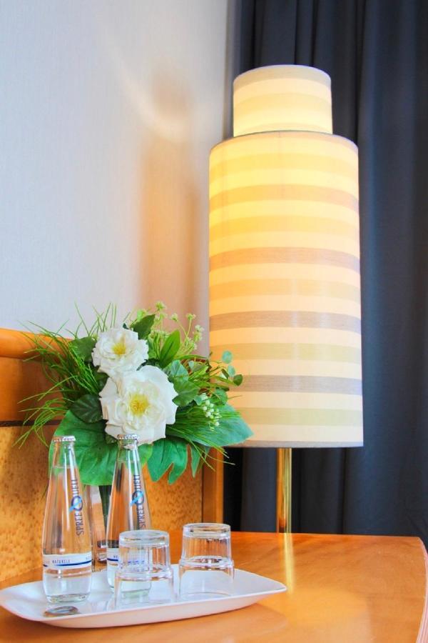 Parkhotel Viktoria เฟลเทน ภายนอก รูปภาพ