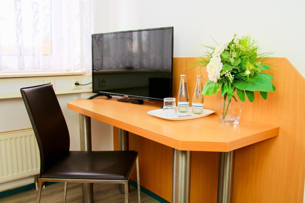 Parkhotel Viktoria เฟลเทน ภายนอก รูปภาพ